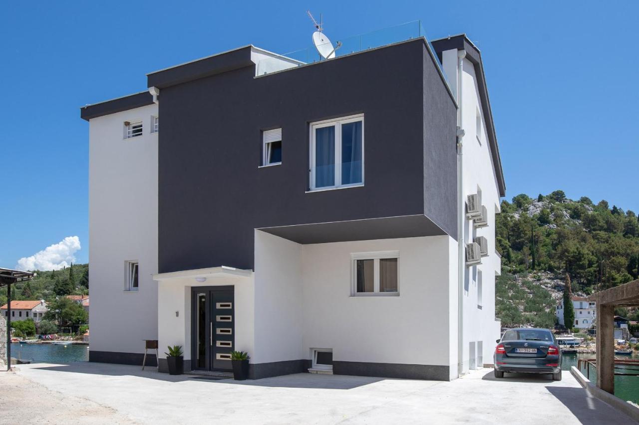 Villa Luni Blace Esterno foto