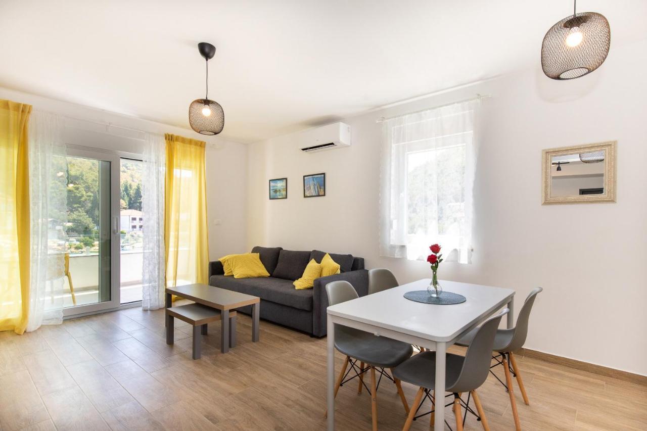 Villa Luni Blace Esterno foto