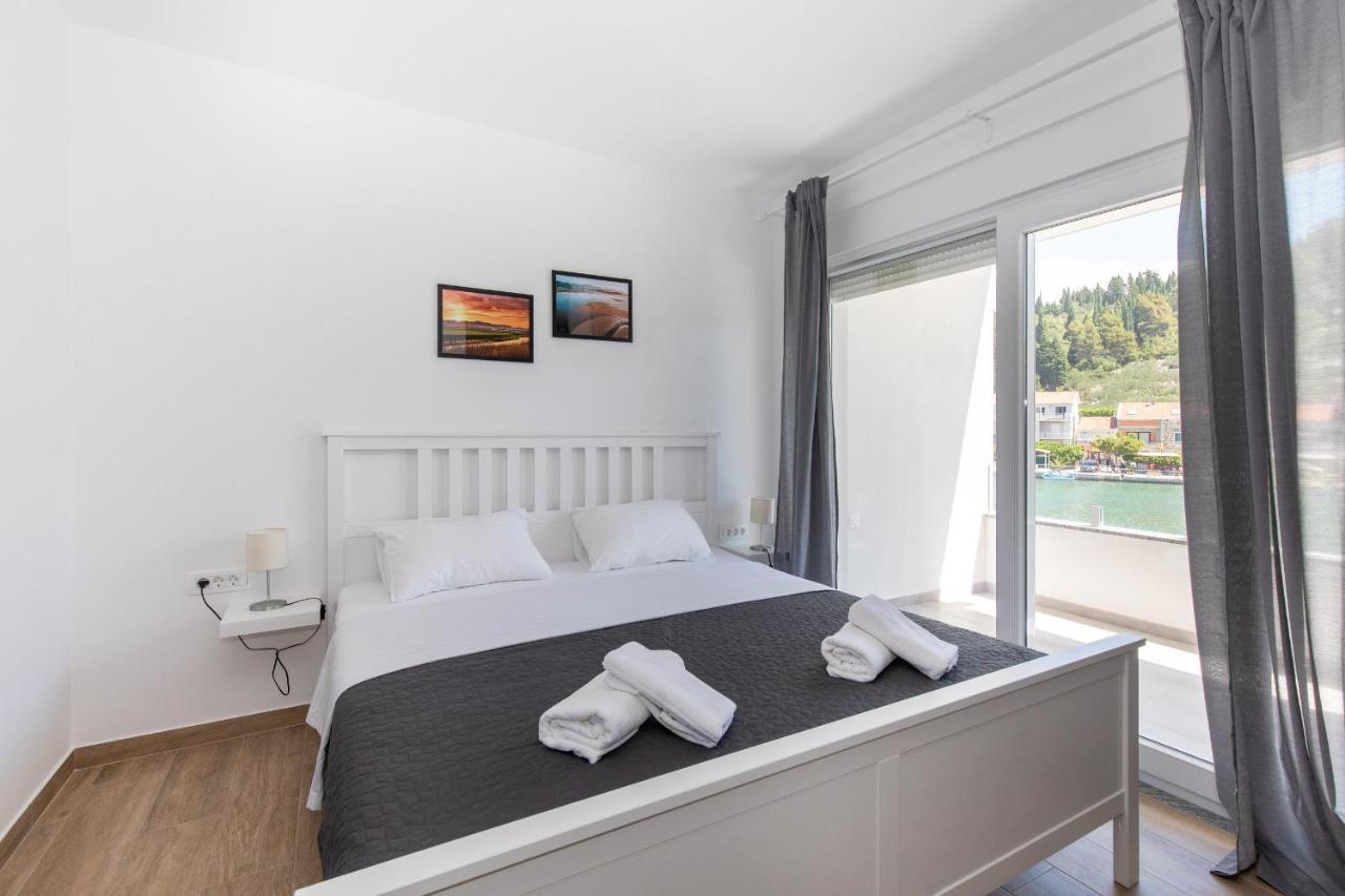 Villa Luni Blace Esterno foto