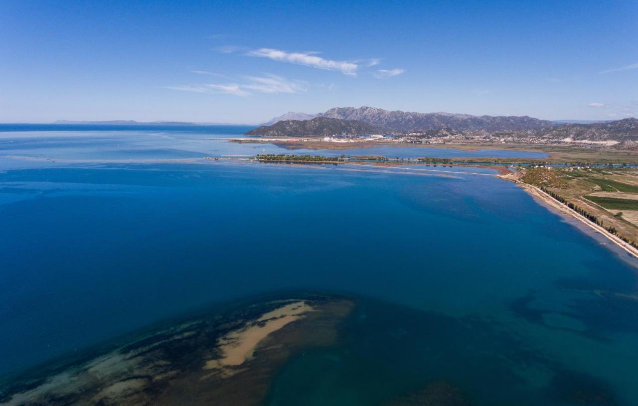 Villa Luni Blace Esterno foto